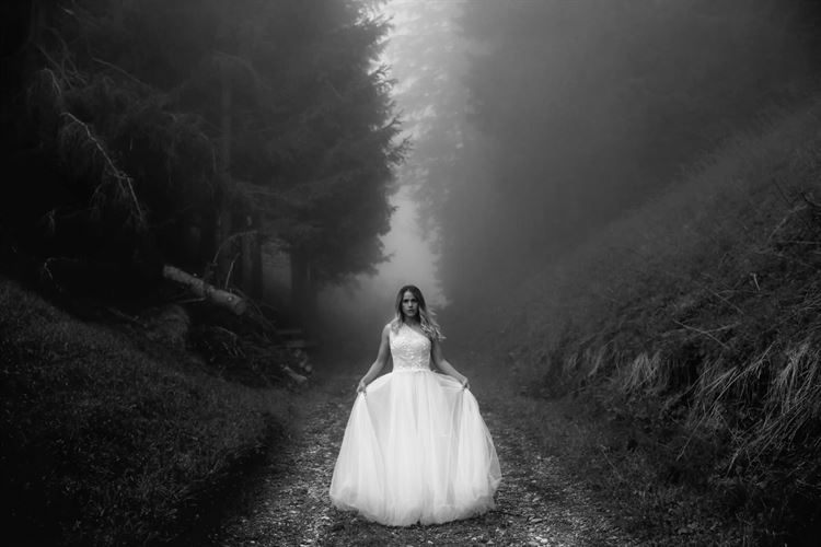 עם שמלת כלה ב-5 מעלות: צילומי זוגיות מרהיבים באיטליה 49