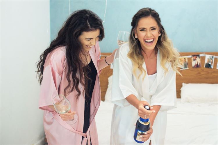 עם שמלת כלה ב-5 מעלות: צילומי זוגיות מרהיבים באיטליה 7