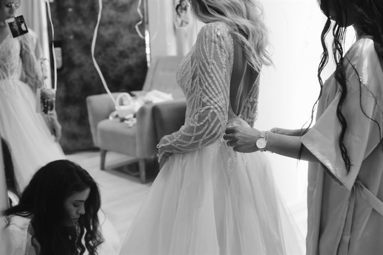 עם שמלת כלה ב-5 מעלות: צילומי זוגיות מרהיבים באיטליה 9