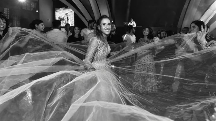 עם שמלת כלה ב-5 מעלות: צילומי זוגיות מרהיבים באיטליה 26