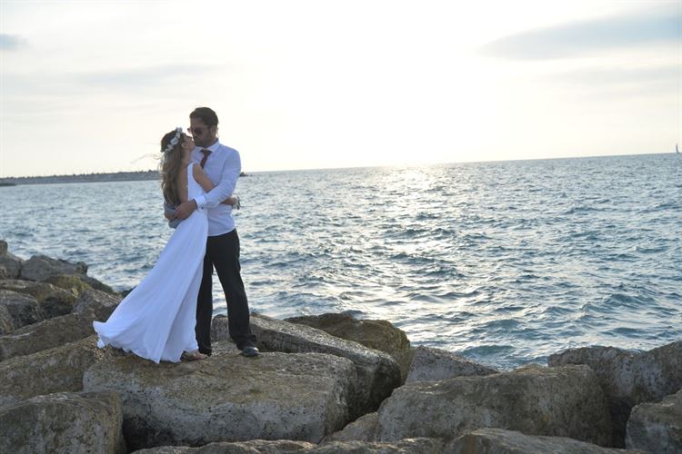 במרחק נגיעה מהשמיים: הצעה לאור זריחה 16