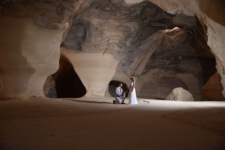 במרחק נגיעה מהשמיים: הצעה לאור זריחה 17