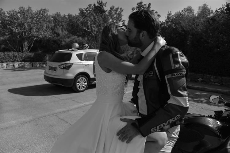 במרחק נגיעה מהשמיים: הצעה לאור זריחה 2