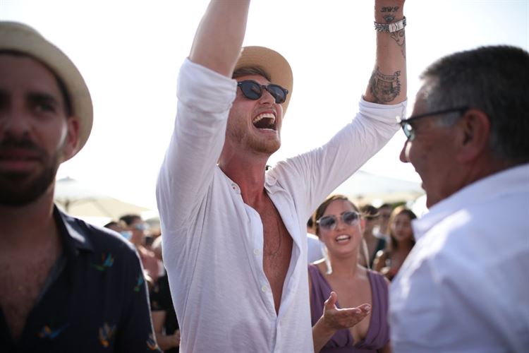 מותק, פרצו לנו הביתה: הסיוט המפחיד שהפך להצעת נישואין 17