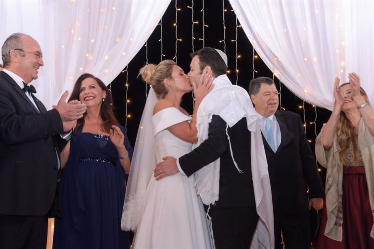 מתוך אלבום החתונה של יעל רוחקינד ותום ליבנה (צילום: חיים אפריאט)