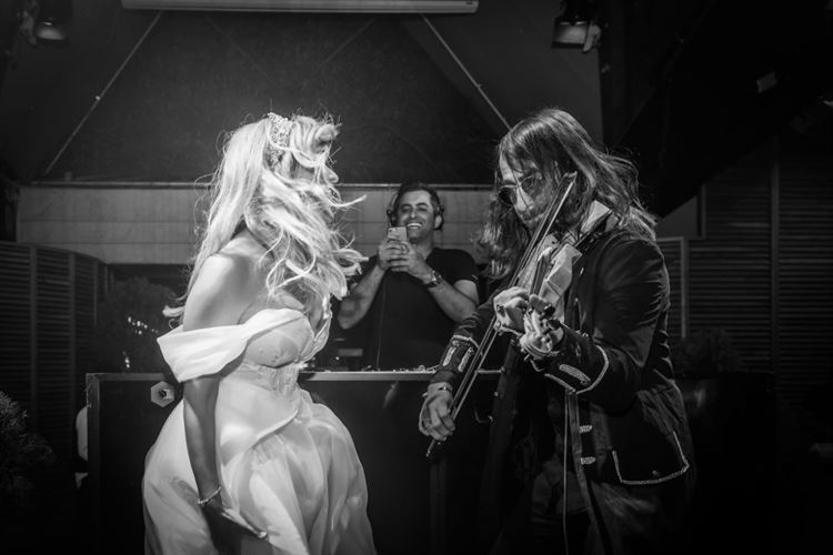 מתוך אלבום החתונה של יעל רוחקינד ותום ליבנה (צילום: חיים אפריאט)