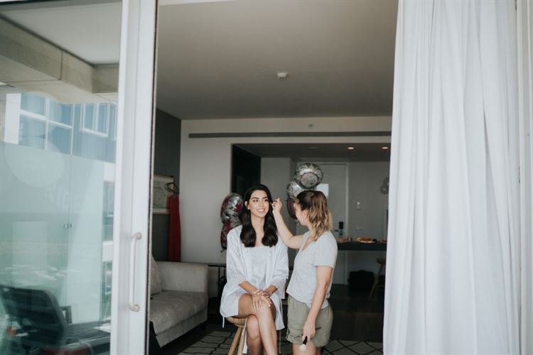 הצצה אל אלבום החתונה של גל ורון  (צילום: שי בוזגלו, Your Story)