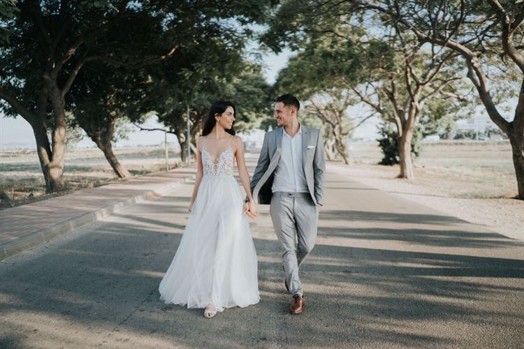 הצצה אל אלבום החתונה של גל ורון  (צילום: שי בוזגלו, Your Story)