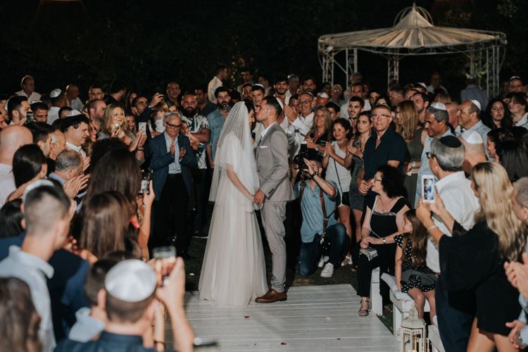 הצצה אל אלבום החתונה של גל ורון  (צילום: שי בוזגלו, Your Story)