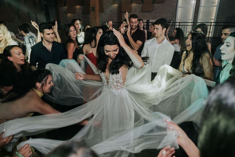 הצצה אל אלבום החתונה של גל ורון  (צילום: שי בוזגלו, Your Story)