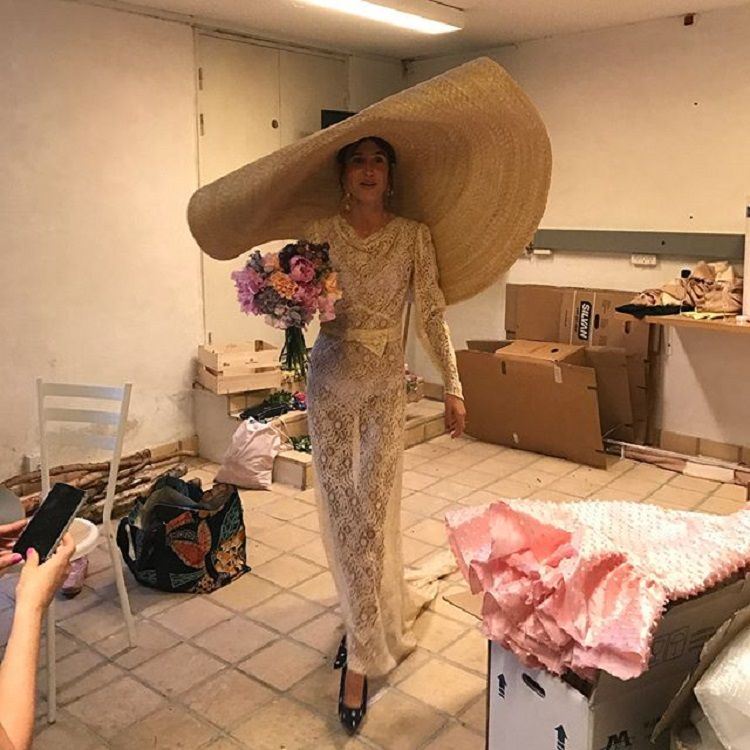 אכלה קש: הכלה העשירה שהפכה לבדיחת רשת 3