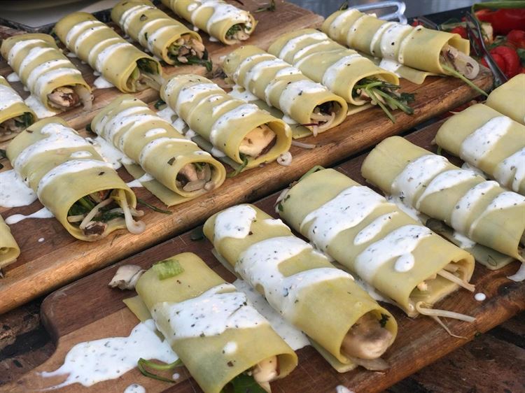 לא רק הקולינריה: יצאנו לפצח את סוד ההצלחה של "נסיה" 11