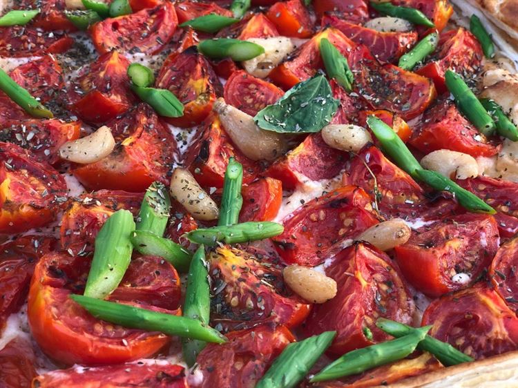 לא רק הקולינריה: יצאנו לפצח את סוד ההצלחה של "נסיה" 12