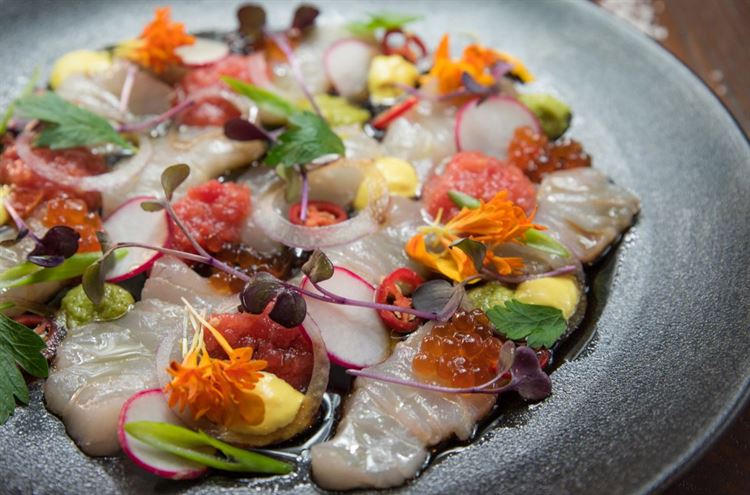 קרפצ'יו מוסר ים (צילום: פזית אסולין)