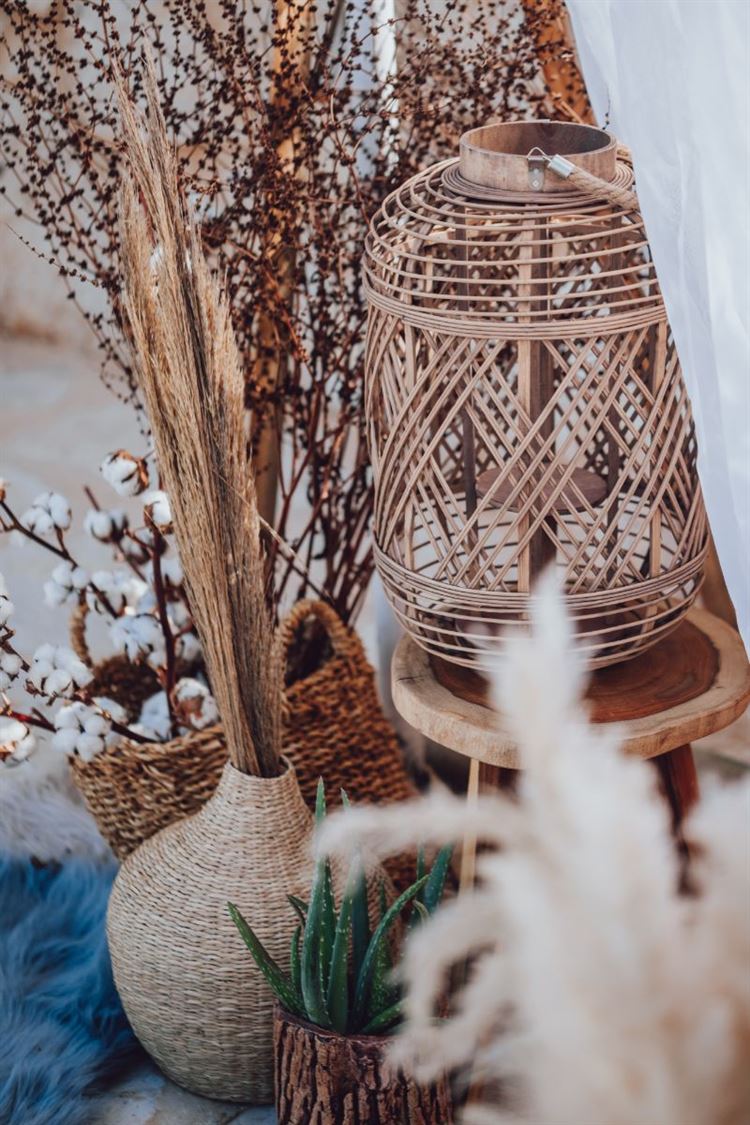 White Oasis: הפקת קיץ לוהטת עם התאומות נוי והדר 13