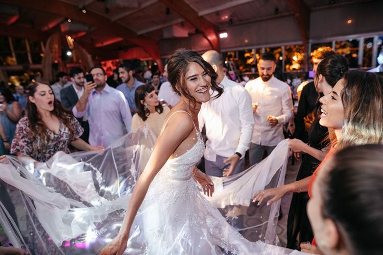 מדויקת להפליא: מה כל כך אהבנו בחתונה הבאה? 33