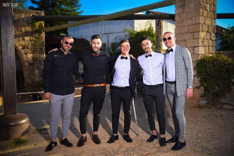 והם חיו באושר ובכושר: מארגז החול בגן אל החופה 10