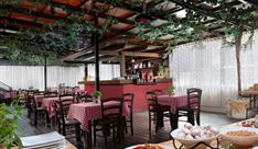 בית קטן בבקעה - מסעדות