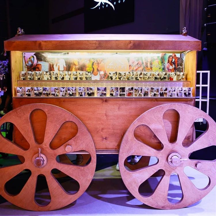 כמה נוצצת הייתה החתונה של כוכבי הרשת ליהי בנין ואלעד לוי? 15