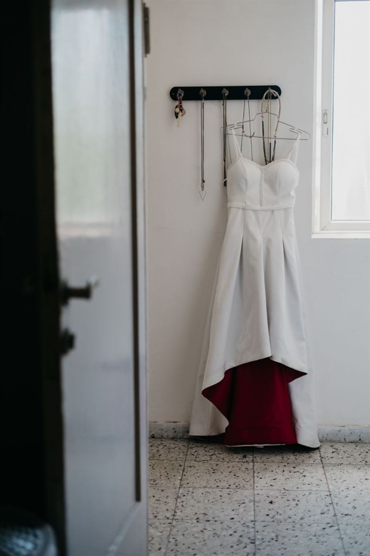 שמלה עם טוויסט  (צילום: איתמר כהן)