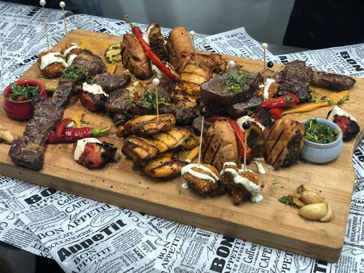 קולינריה משובחת (צילום: וואלה! מזל טוב) 