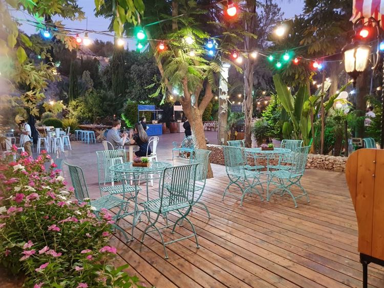 ריהוט גן עדכני (צילום: יח