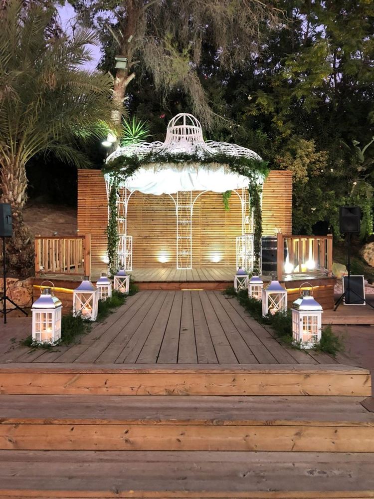 גם החופה קיבלה שדרוג מרענן (צילום: וואלה! מזל טוב)