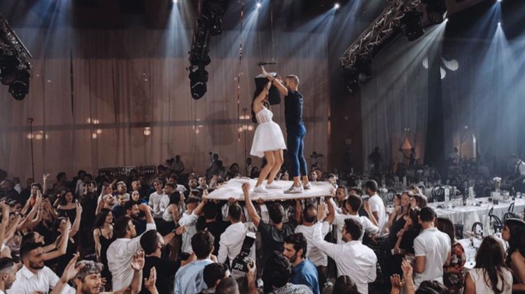 אין גבול לחוצפה: עשה את הבלתי נסלח ויצא מזה באלגנטיות 11