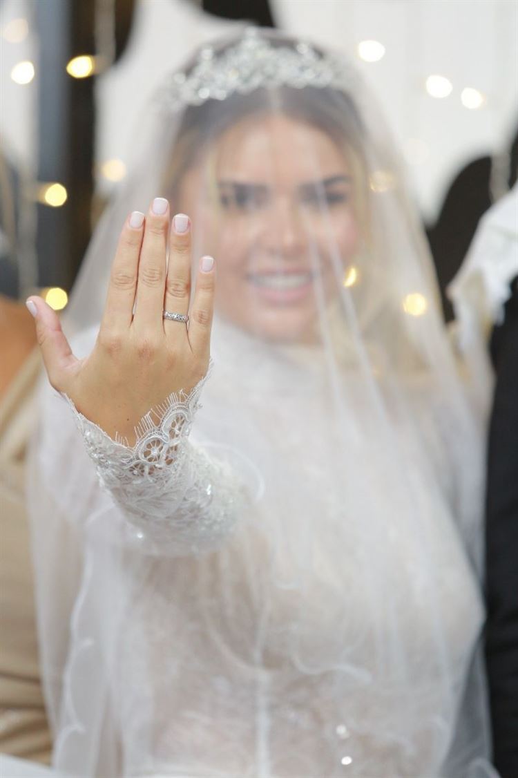 מצחיק פה: החתונה של הכוכב ששבר את הרשת 17