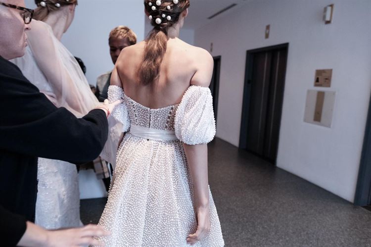 על קו הזינוק: לי גרבנאו פותחת את אירועי שבוע האופנה 8