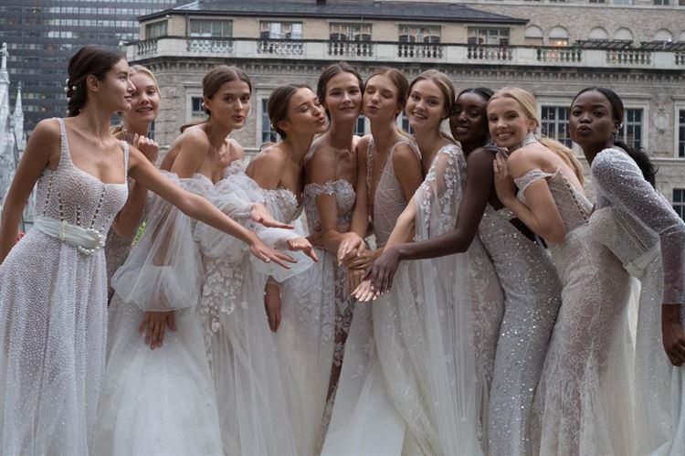 על קו הזינוק: לי גרבנאו פותחת את אירועי שבוע האופנה 11