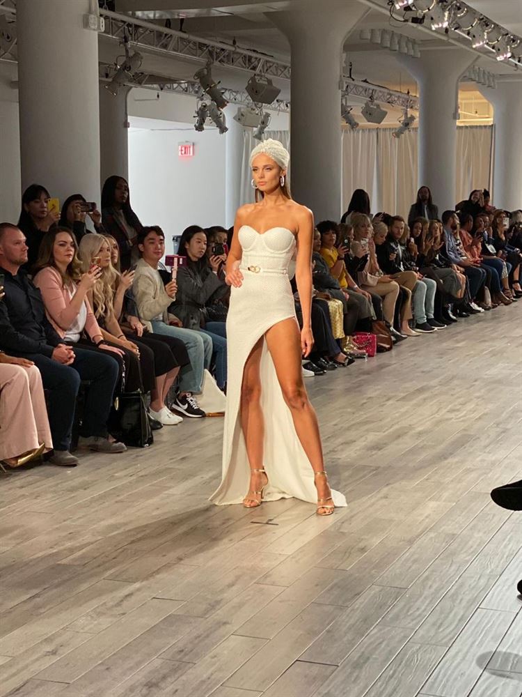 מסלול חייה: ג'ולי וינו כובשת את ניו יורק בסערה 8