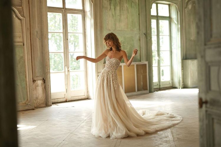 דנה הראל מגיעה לשבוע האופנה הלבנה 9