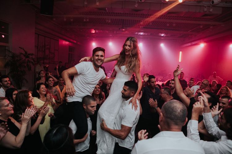 מתוך אלבום החתונה של עדי חי ציון ואביב חורש (צילום: People Photography)