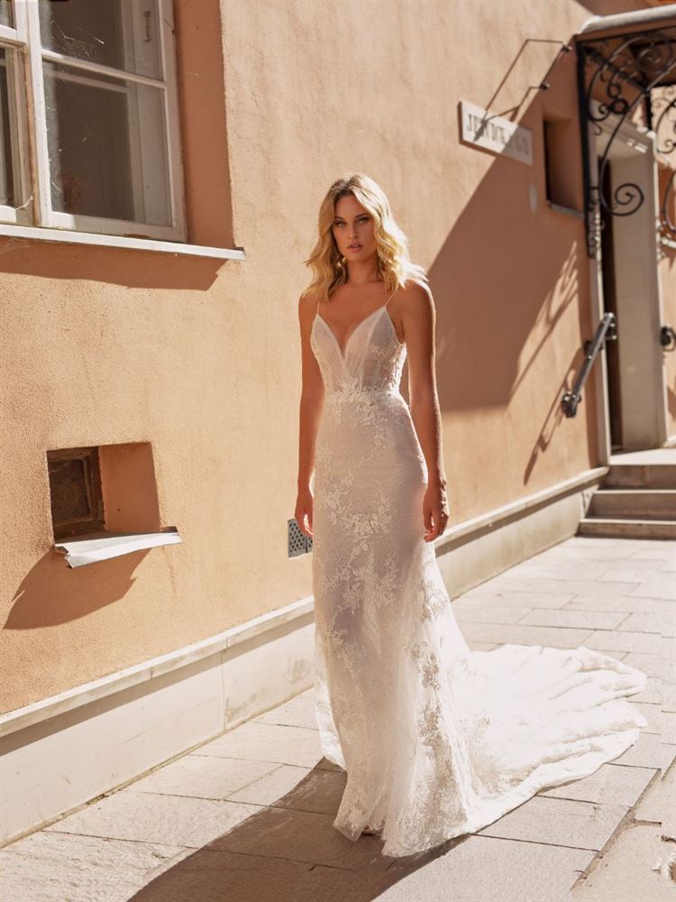 למה הכלות הבריטיות מתאהבות באופנת הכלות הישראלית? 6