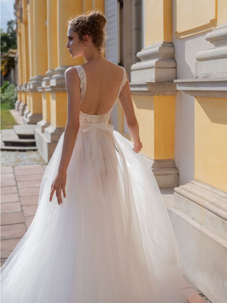 למה הכלות הבריטיות מתאהבות באופנת הכלות הישראלית? 27