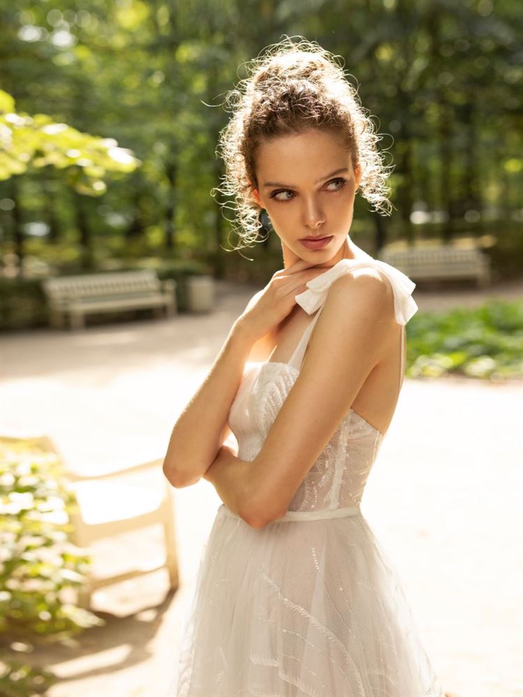 למה הכלות הבריטיות מתאהבות באופנת הכלות הישראלית? 30