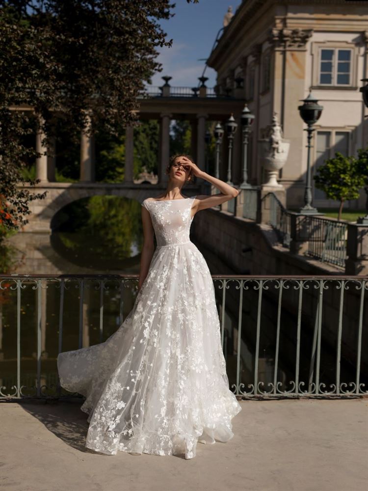 למה הכלות הבריטיות מתאהבות באופנת הכלות הישראלית? 31