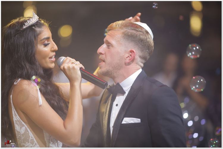 אומנות ההומור: סיפור אהבה שהתחיל מבדיחה 17