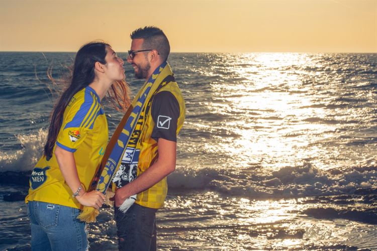 צהוב עולה: כשהוא אוהד את בית"ר והיא את מכבי 5