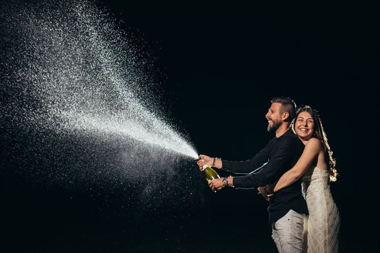 צהוב עולה: כשהוא אוהד את בית"ר והיא את מכבי 8