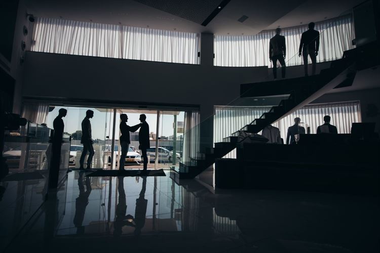 צהוב עולה: כשהוא אוהד את בית"ר והיא את מכבי 9