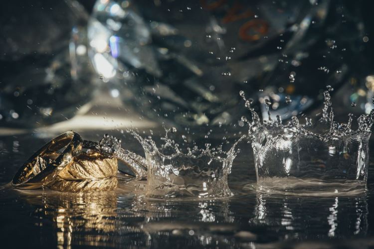 צהוב עולה: כשהוא אוהד את בית"ר והיא את מכבי 15