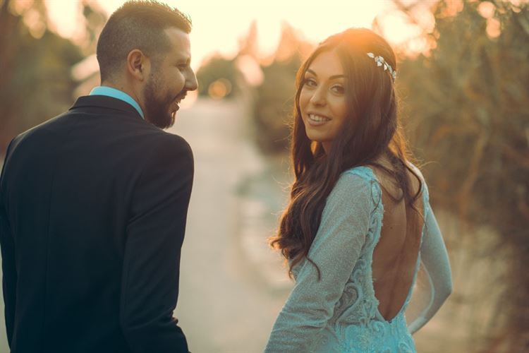 צהוב עולה: כשהוא אוהד את בית"ר והיא את מכבי 19