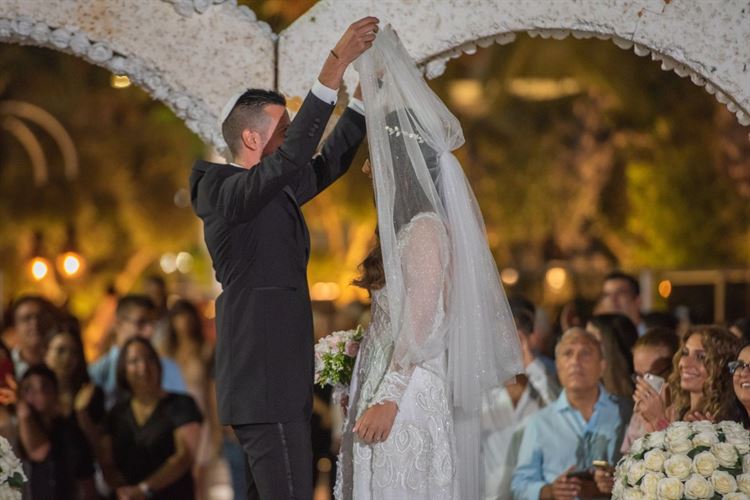 צהוב עולה: כשהוא אוהד את בית"ר והיא את מכבי 28