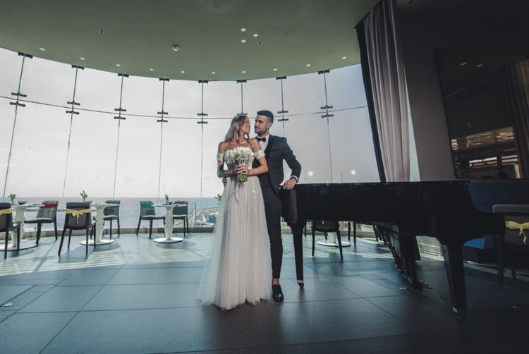 The girl next door: טיפסו על החומה, ומצאו אהבה 5