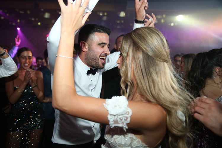 The girl next door: טיפסו על החומה, ומצאו אהבה 17