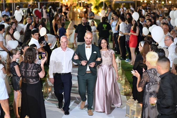 הטבעת שלא הייתה: המתיחה שהכניסה אותה לפאניקה 13