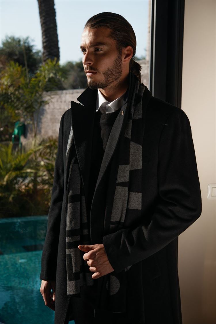 הלוק החורפי שתפס אותנו (צילום: שי פרנקו) 