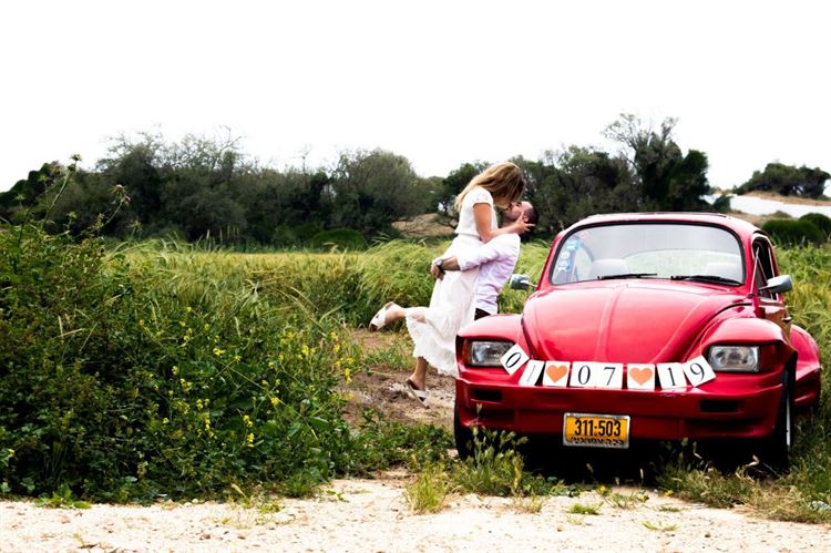 קרנבל צבעוני: תמונות החתונה של הזוג הכי מדליק בשטח 9